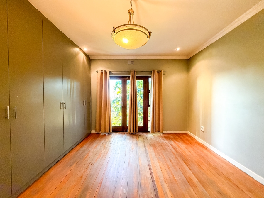 3 Bedroom Property for Sale in Vredehoek Western Cape